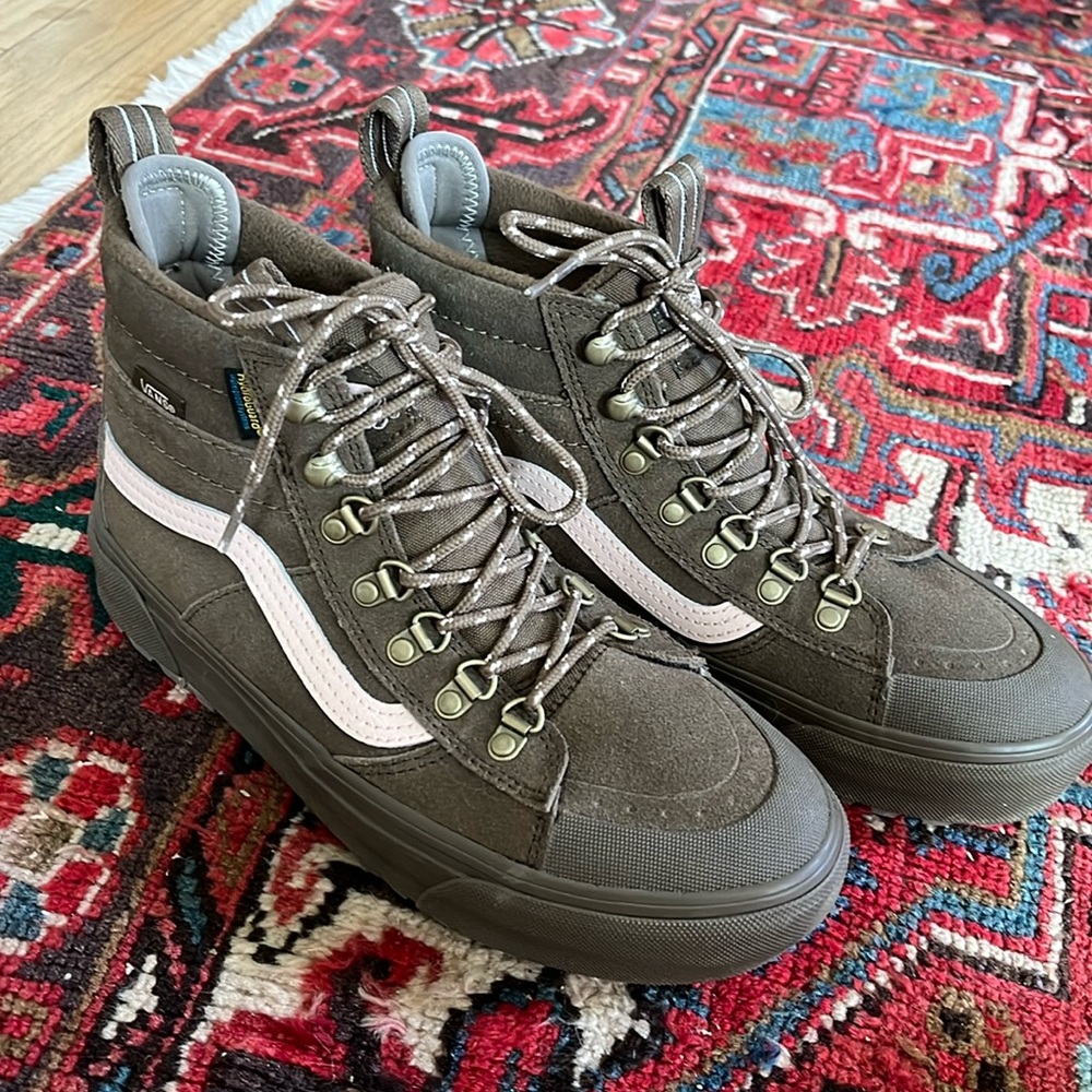 Vans sk8 hi hydro guard ultra Cush army green size 8 women’s or size 6 boys